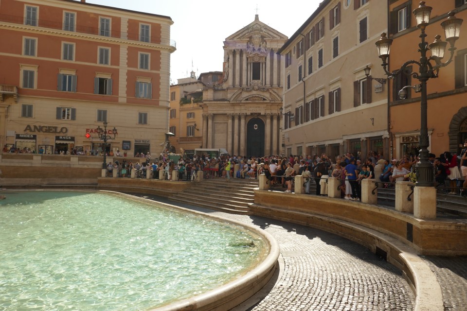 la fontaine de Trévi à Rome 