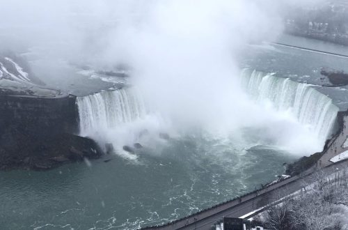 Proches de Toronto, aller aux chutes du Niagara est un incontournable. Dans cet article, je vous donne des conseils pour les découvrir.