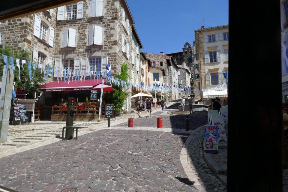 visiter les rues du Puy en Velay.