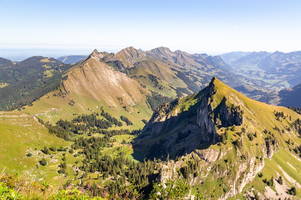 Voici donc une sélection des plus beaux endroits à visiter en Suisse. 