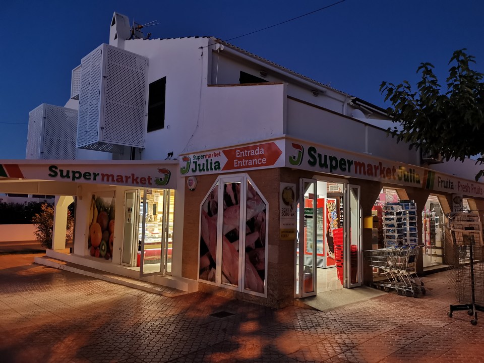 faire ses courses à Cala Blanca