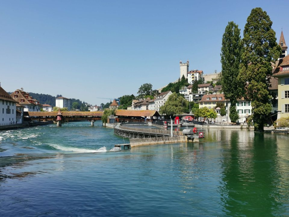barrage à aiguilles à Lucerne 