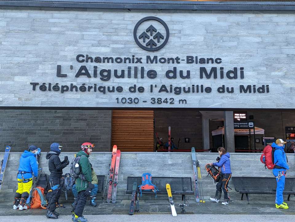 L’Aiguille du Midi depuis Chamonix