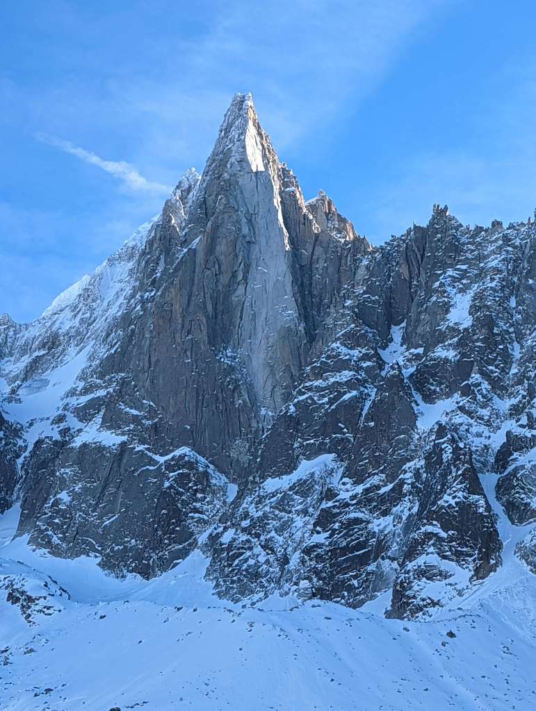 L’Aiguille du Midi depuis Chamonix