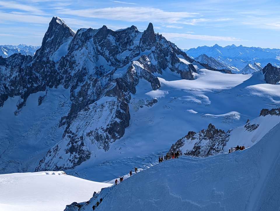 L’Aiguille du Midi depuis Chamonix
