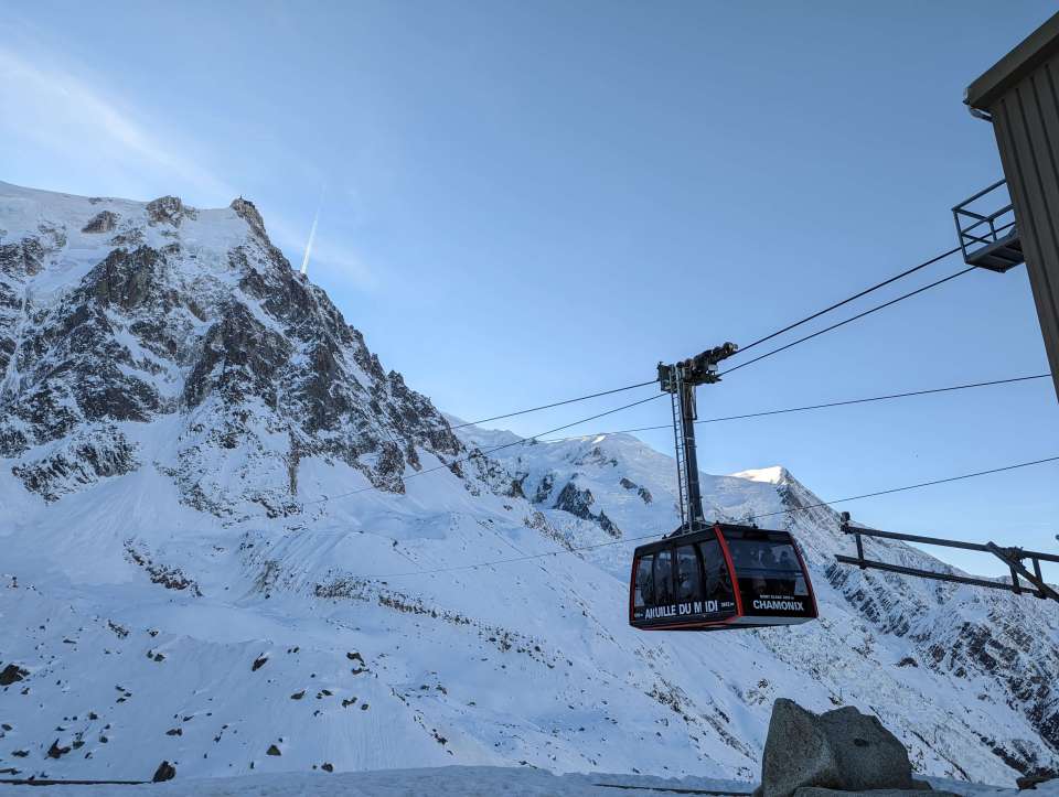 L’Aiguille du Midi depuis Chamonix