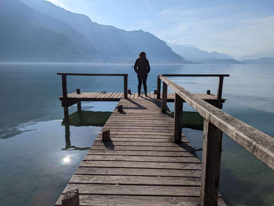 que faire à Annecy promenade au bord du lac d'Annecy 