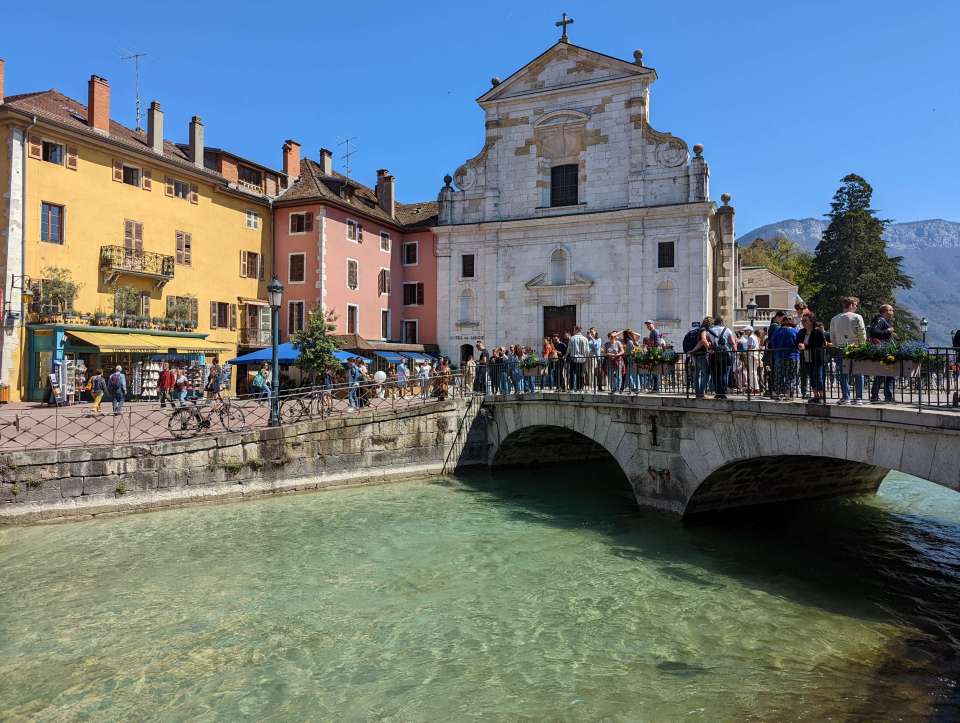 que faire à Annecy visiter la vieille ville 