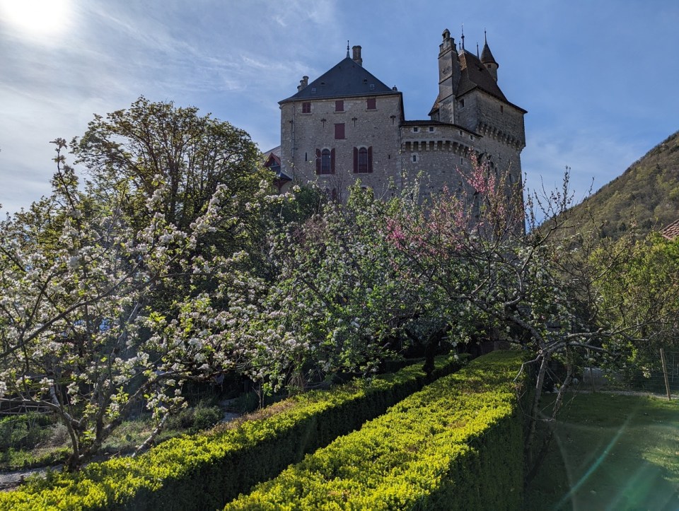 château de Menthon Saint Bernard Haute Savoie
