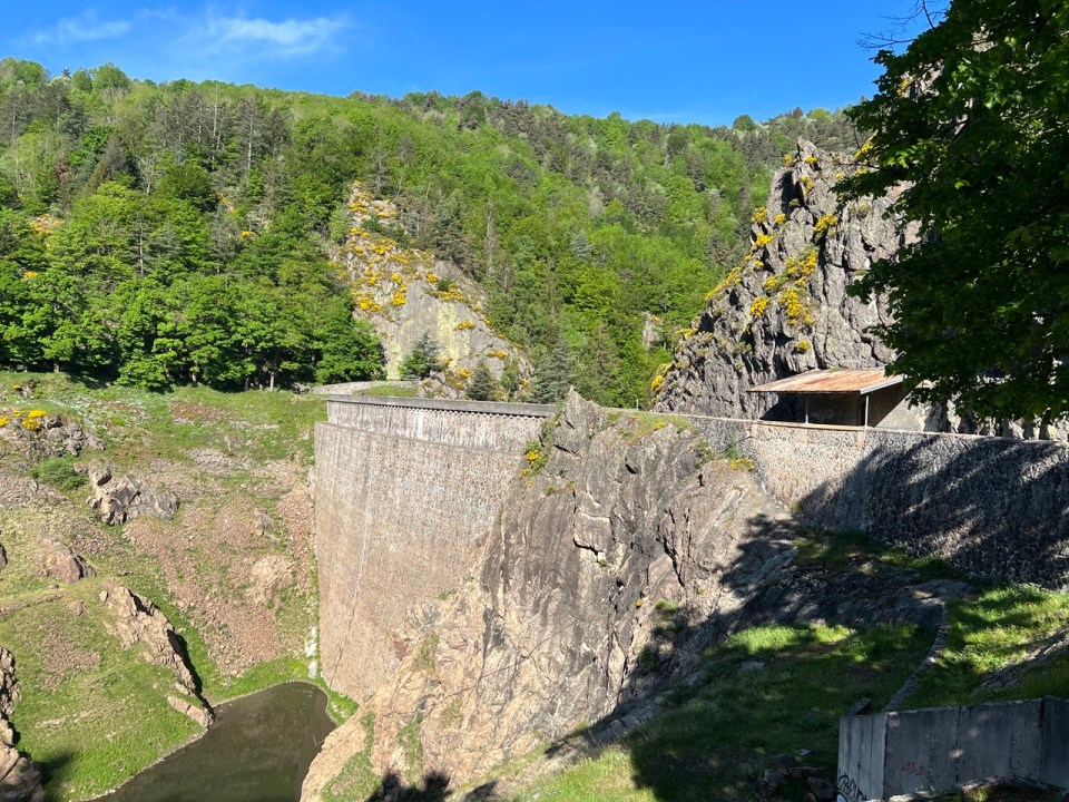 barrage du gouffre de l’enfer dans le Parc naturel régional du Pilat 