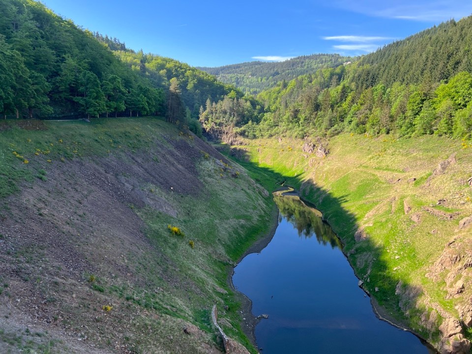 barrage du gouffre de l’enfer dans le Parc naturel régional du Pilat 