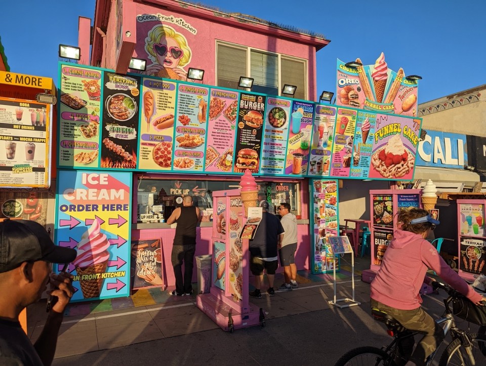 manger à Venice Beach, Los Angeles