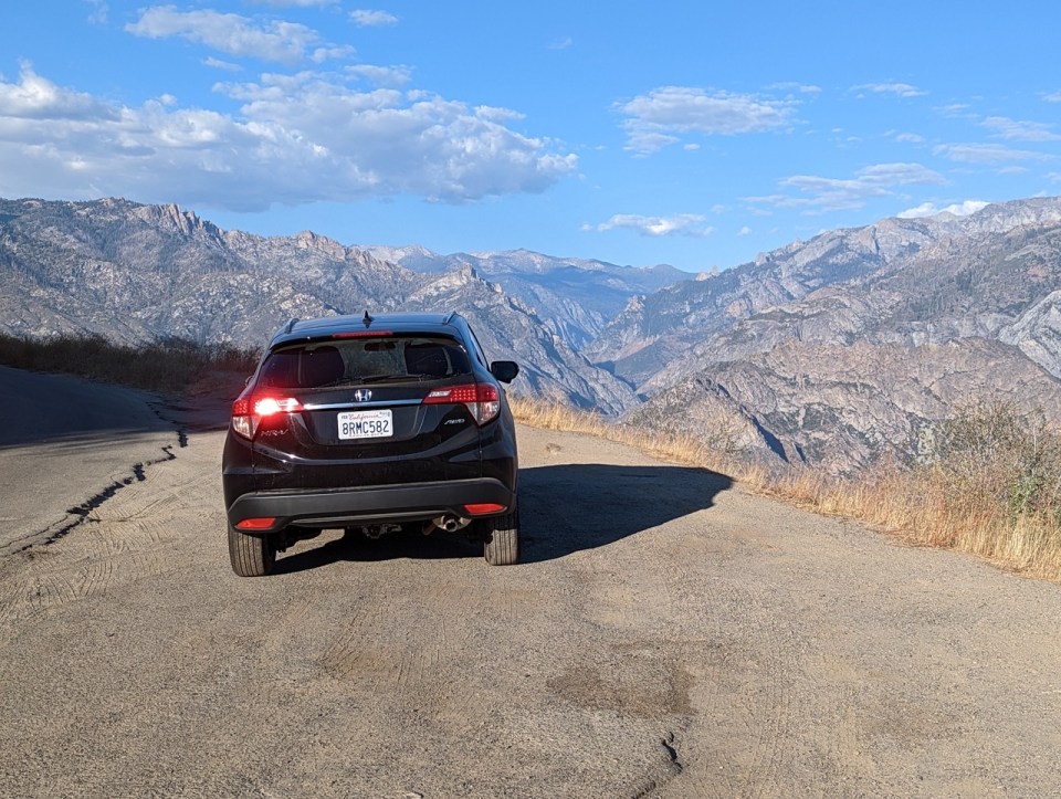 Conduire dans le Sequoia National Park 