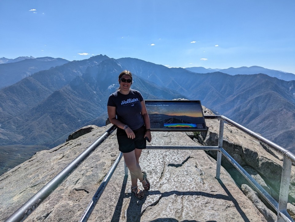 Moro Rock sur Crescent Meadows Road dans le Sequoia National Park