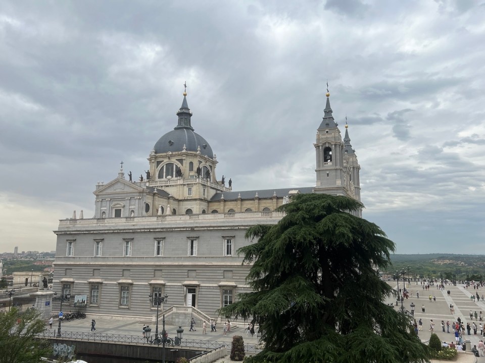 cathédrale de la Almudena de Madrid 