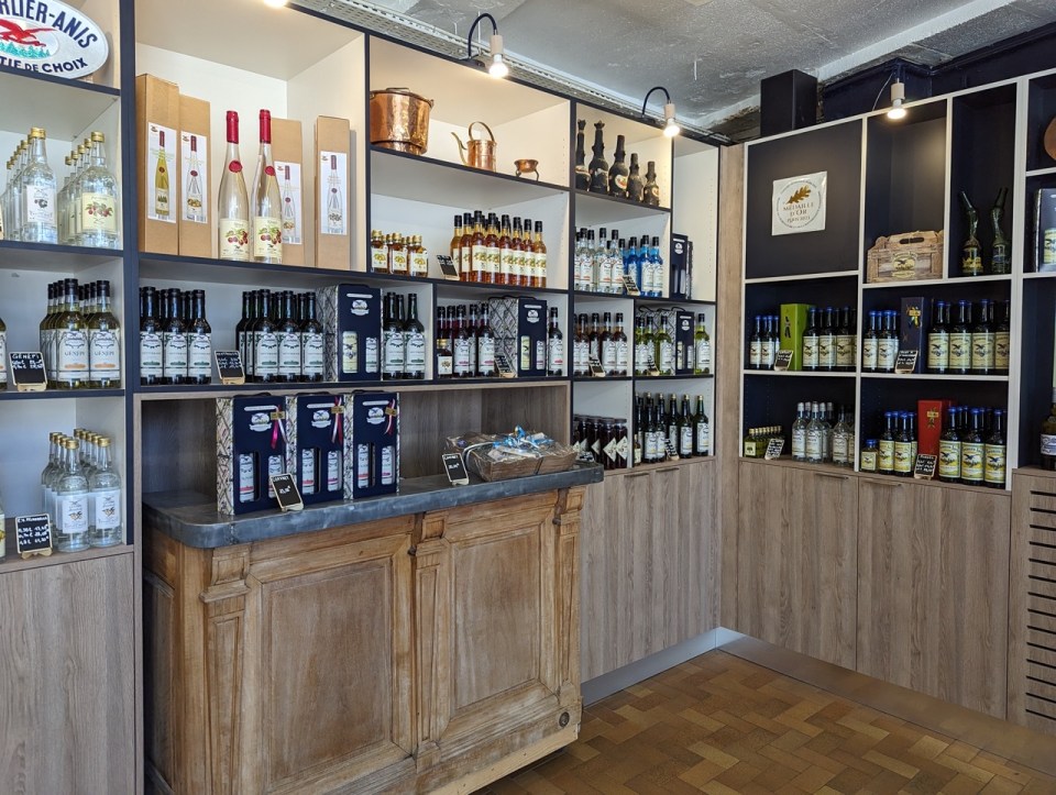 Visiter la distillerie Guy à Pontarlier