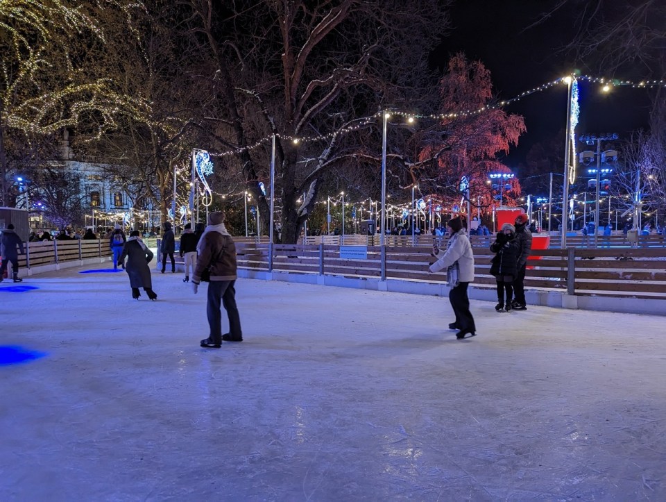 patinoire du marché de Noël Rathaus à Vienne Autriche
