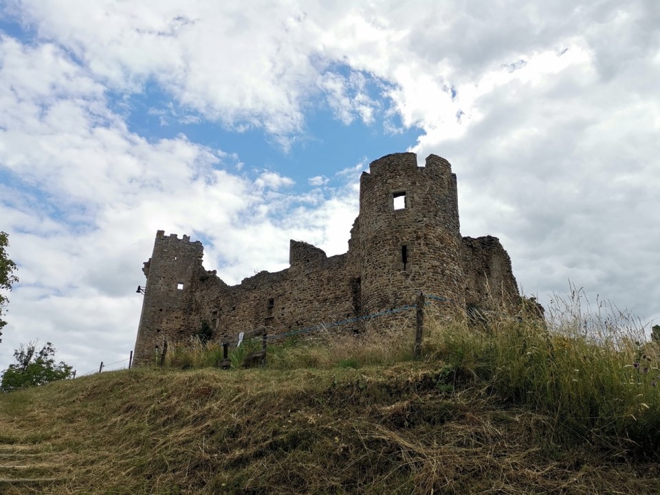 Château de Couzan à Sail Sous Couzan