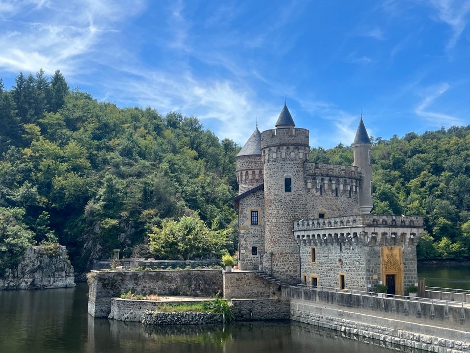châteaux dans la Loire avec le Château de la Roche à Saint-Priest-la-Roche