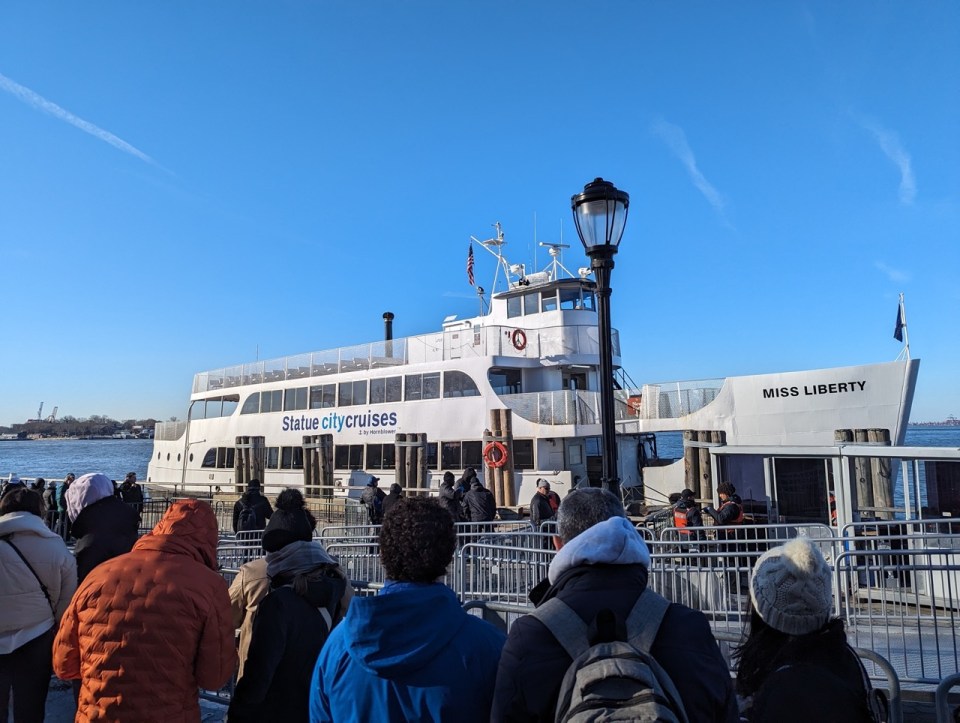Ferry pour aller à la Statue de la Liberté à New York