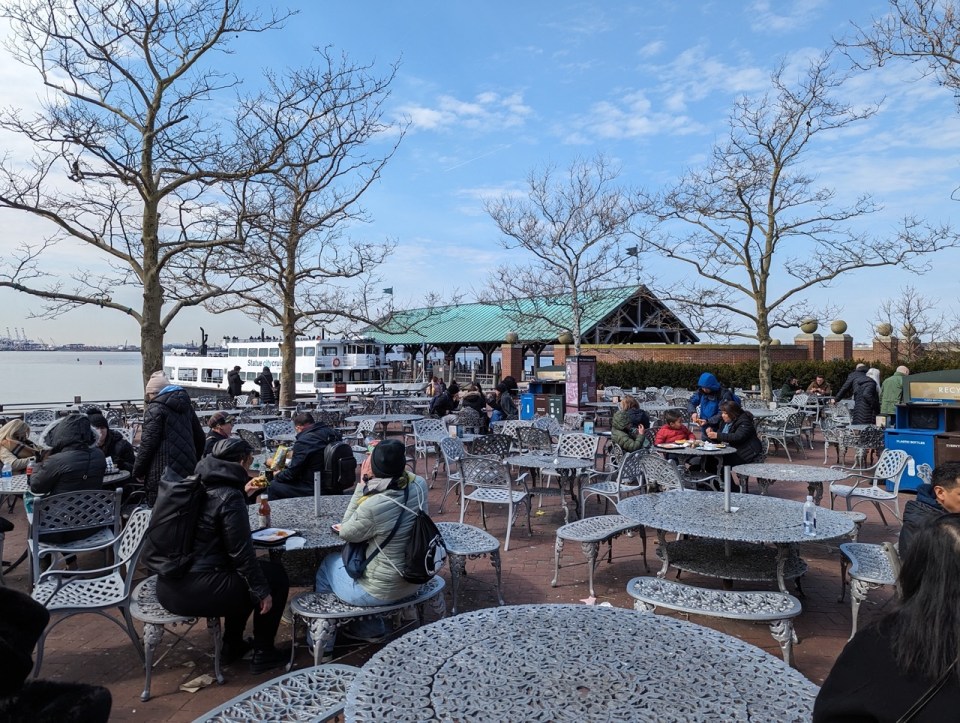 manger à Liberty Island 