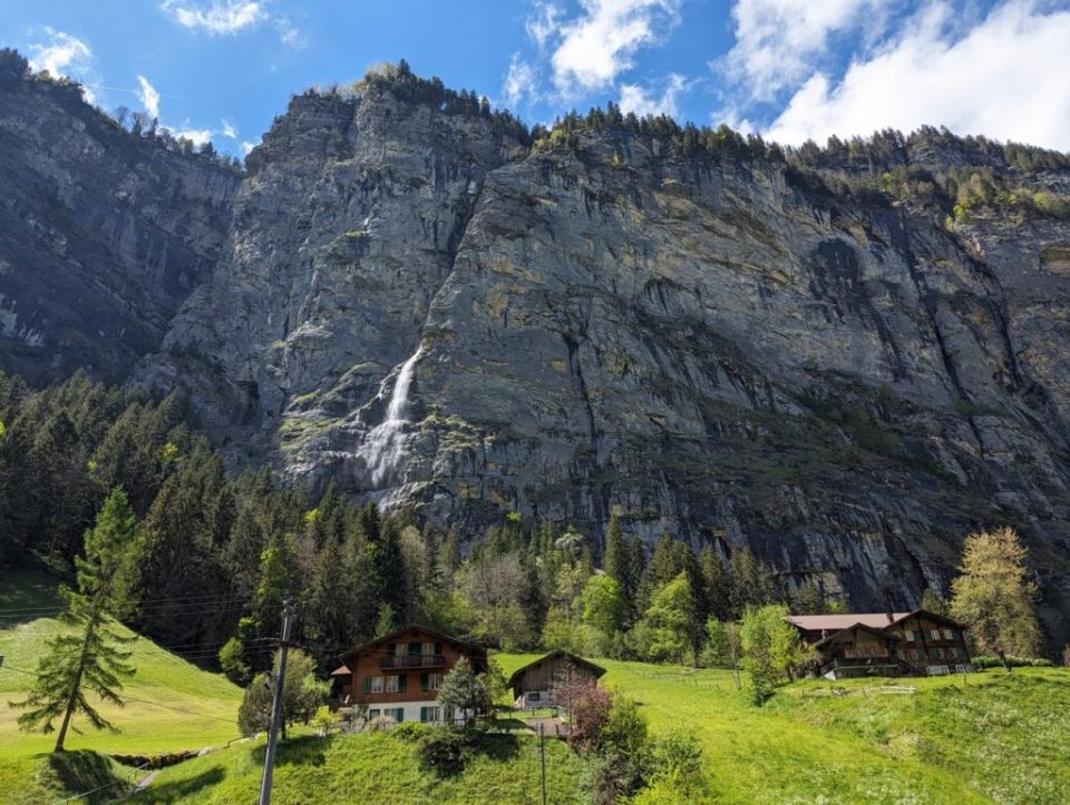 hike from Lauterbrunnen to Stechelberg