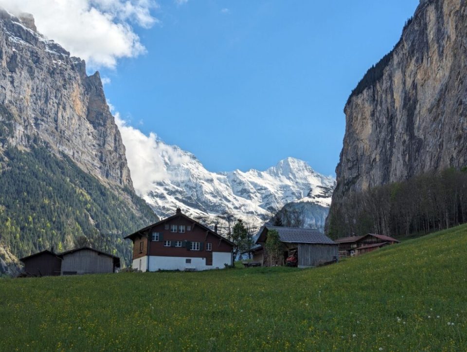 hike from Lauterbrunnen to Stechelberg