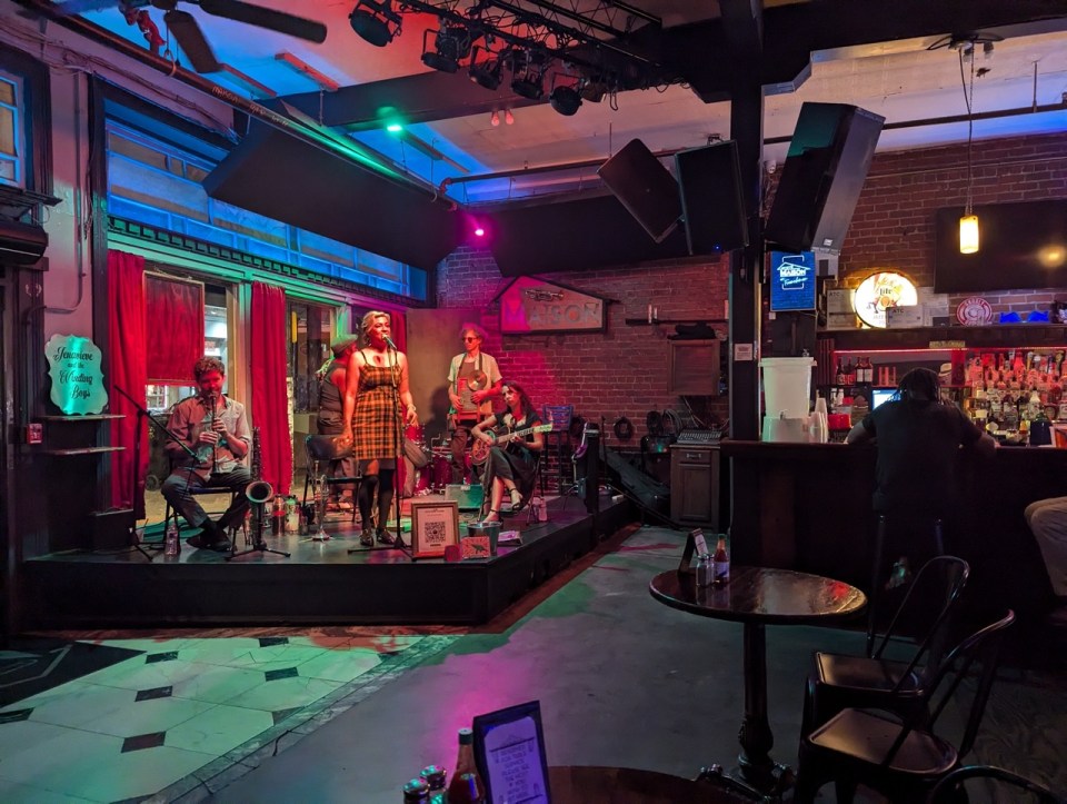 écouter de la musique sur Frenchmen Street