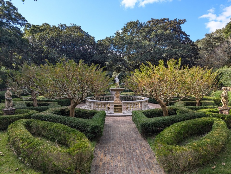 Elisabethan Gardens au Fort Raleigh National Historic Site à Manteo sur l'île de Roanoke dans les Outer Banks