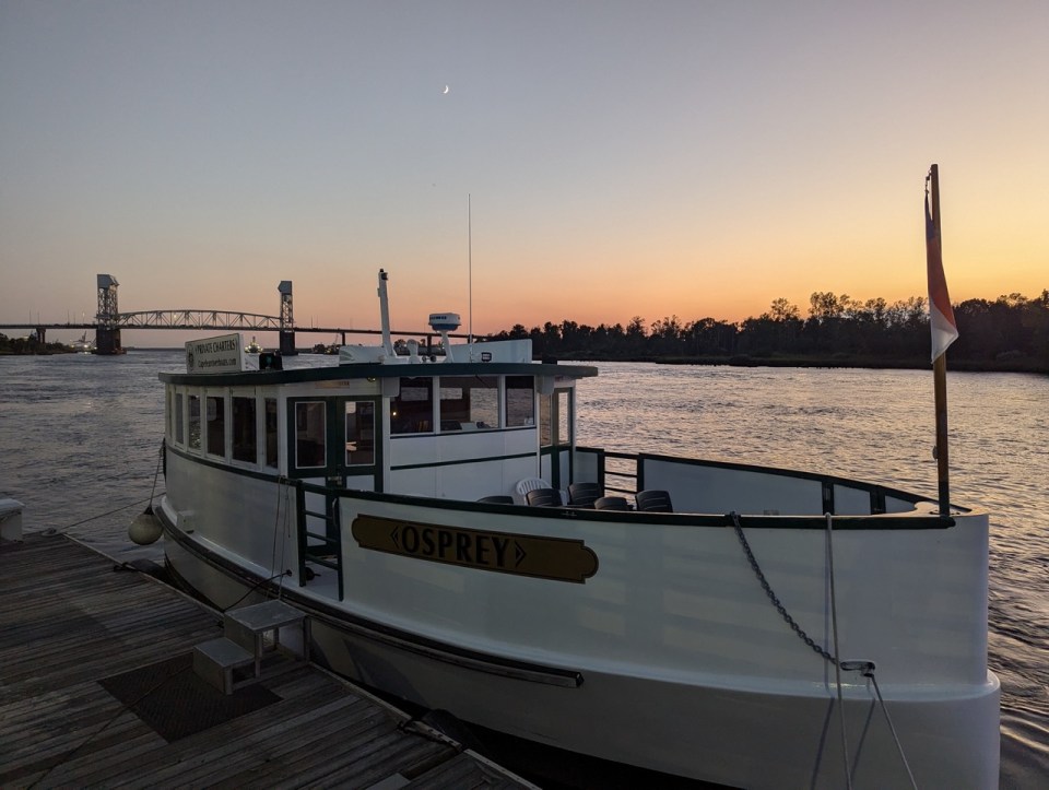 riverwalk de Wilmington en Caroline du Nord lors du coucher de soleil