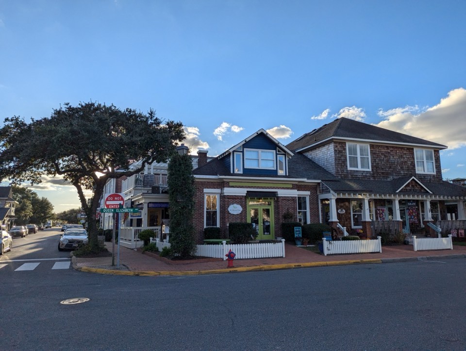 Manteo sur l'île de Roanoke dans les Outer Banks