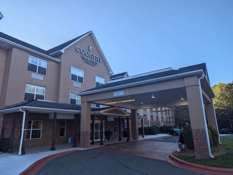 Country Inn & Suites by Radisson, Charlotte University Place