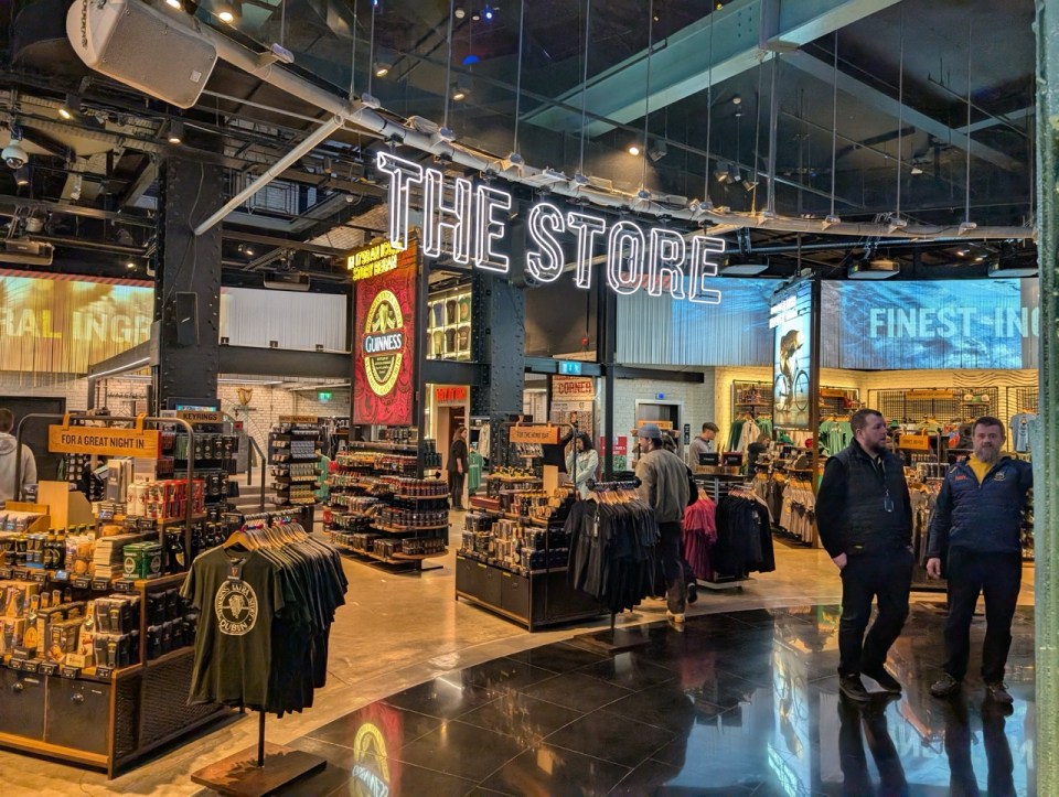 boutique souvenir du Guinness Storehouse à Dublin
