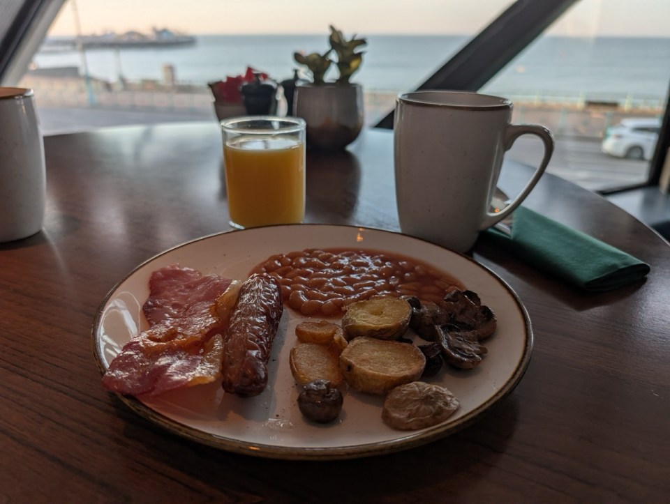 petit déjeuner à l'hôtel Leonardo à Brighton 