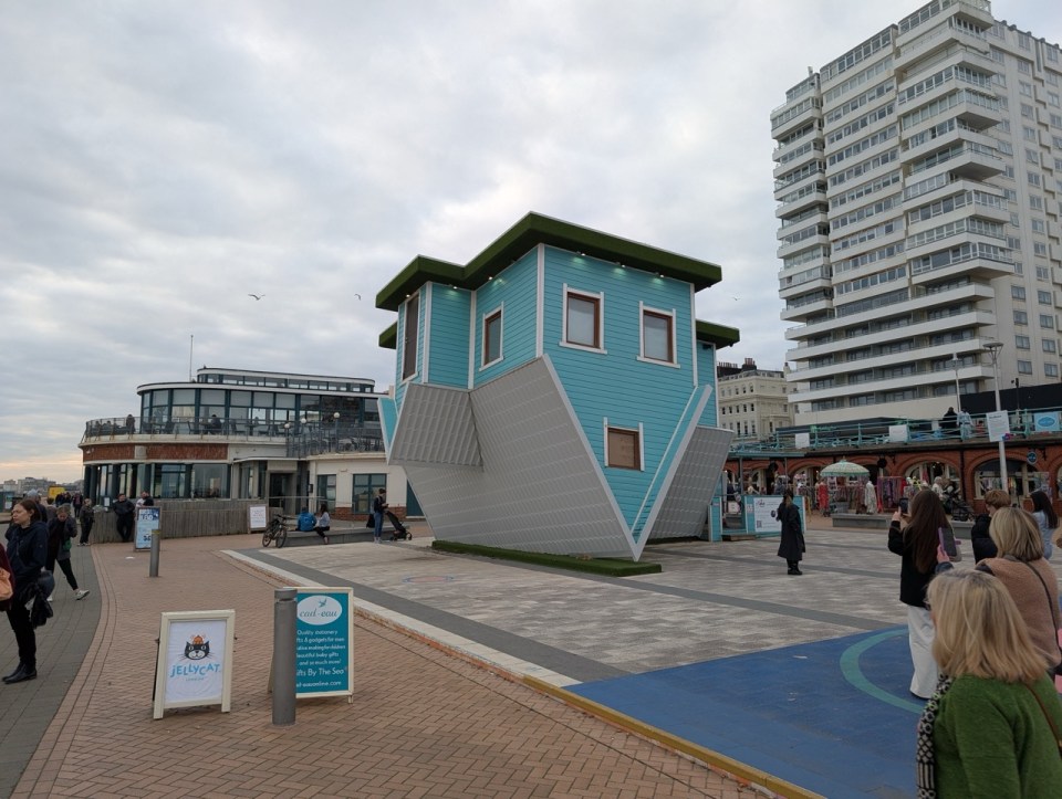 upside down house à Brighton