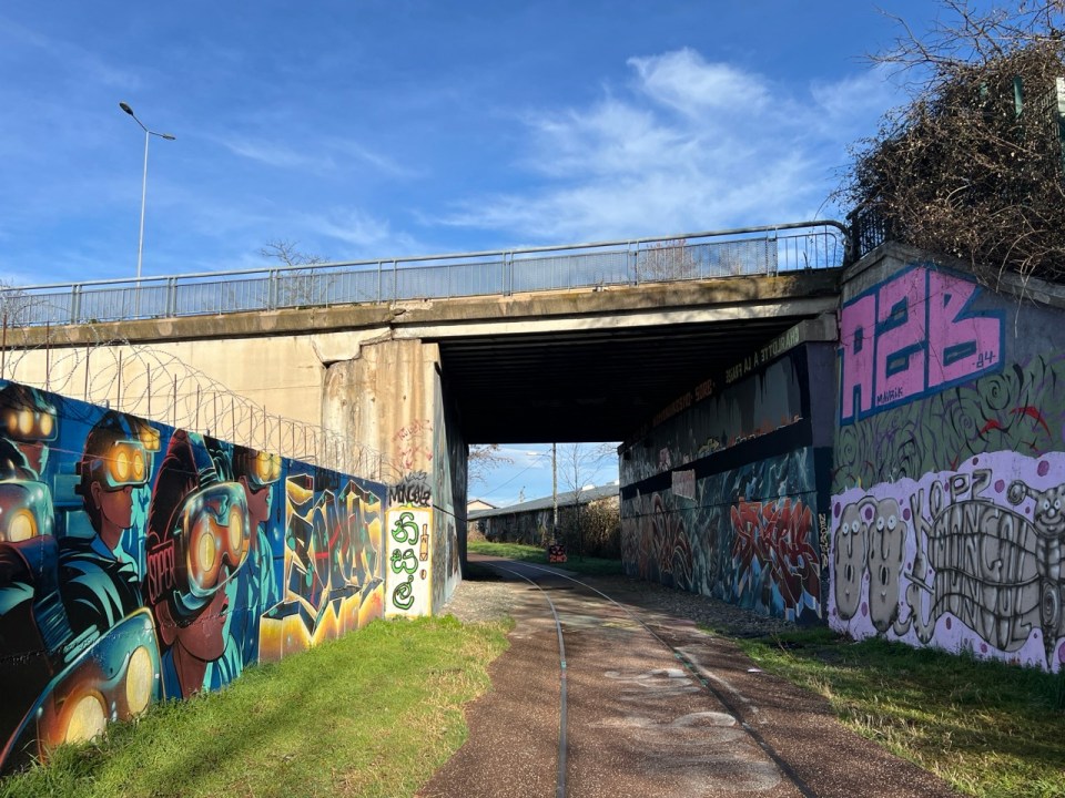 voie verte des mémoires ferroviaires à Saint Etienne sur la première ligne de chemin de fer 