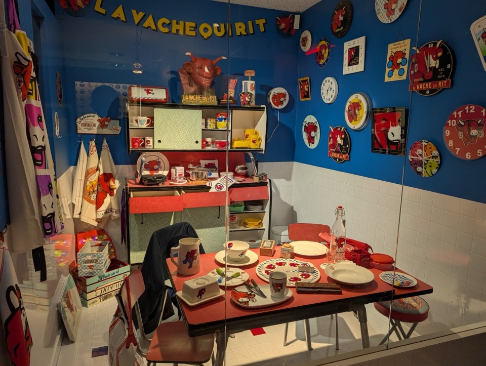 Visite de la Maison de la vache qui rit à Lons-le-Saunier dans le Jura