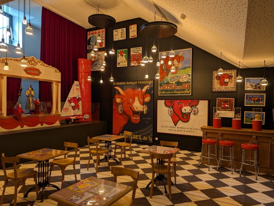 Visite de la Maison de la vache qui rit à Lons-le-Saunier 