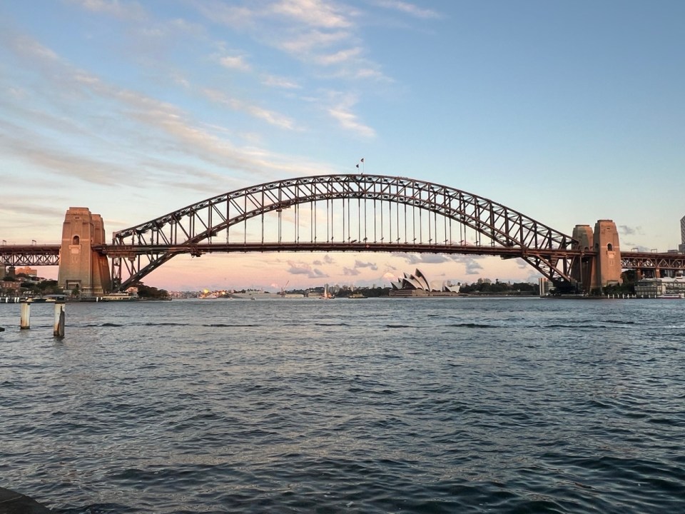 vue sur l'Opéra et le Harbour Bridge depuis McMahons Point à Sydney 