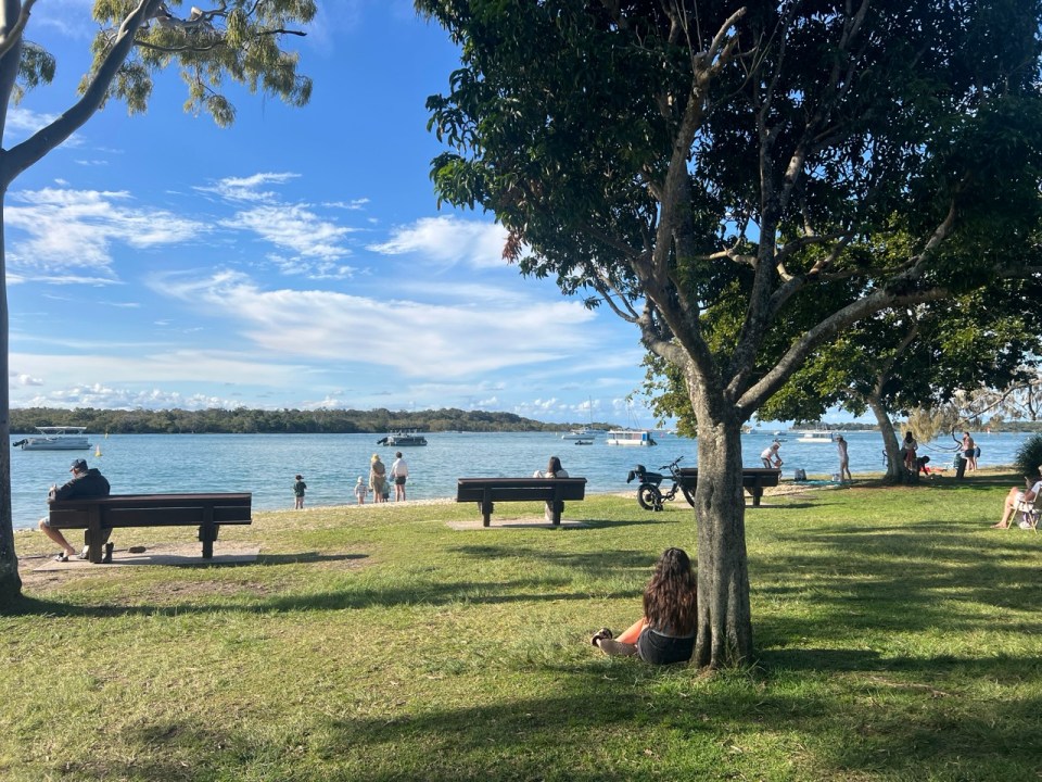promenade au bord de la rivière à Noosaville 