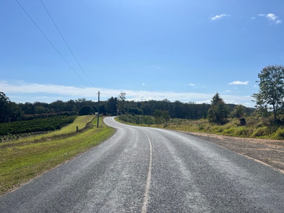 Route dans les Glass House Mountains National Park