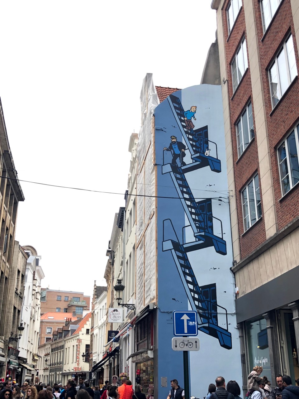 Walls of the comic strip walk