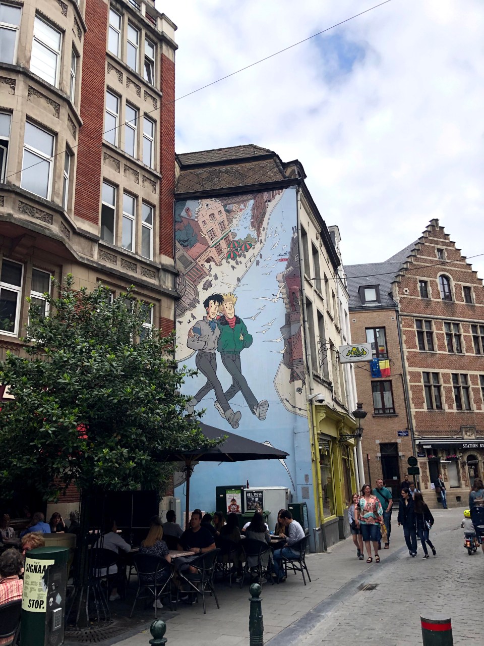 Walls of the comic strip walk