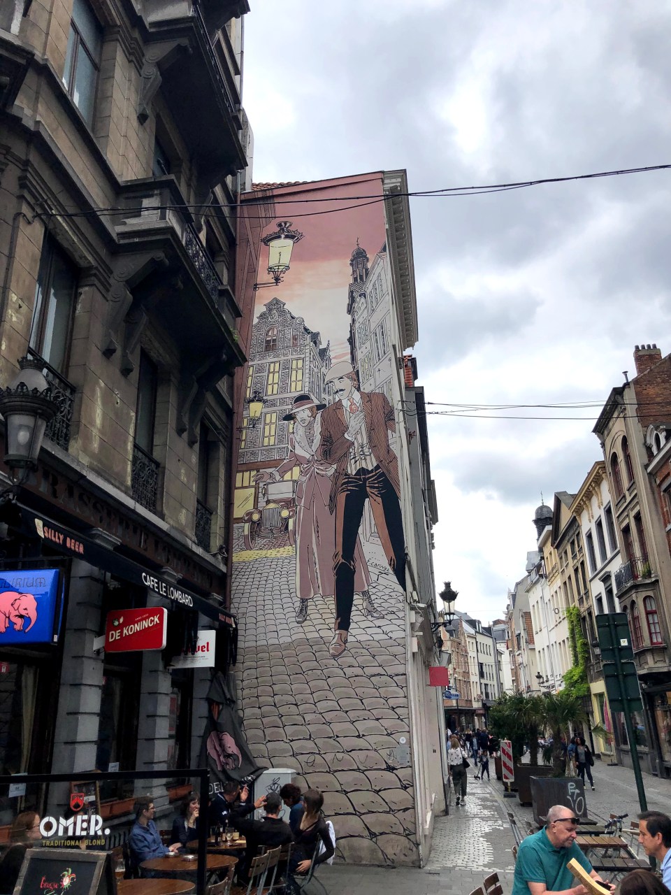 Walls of the comic strip walk