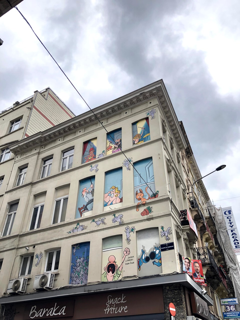 Walls of the comic strip walk