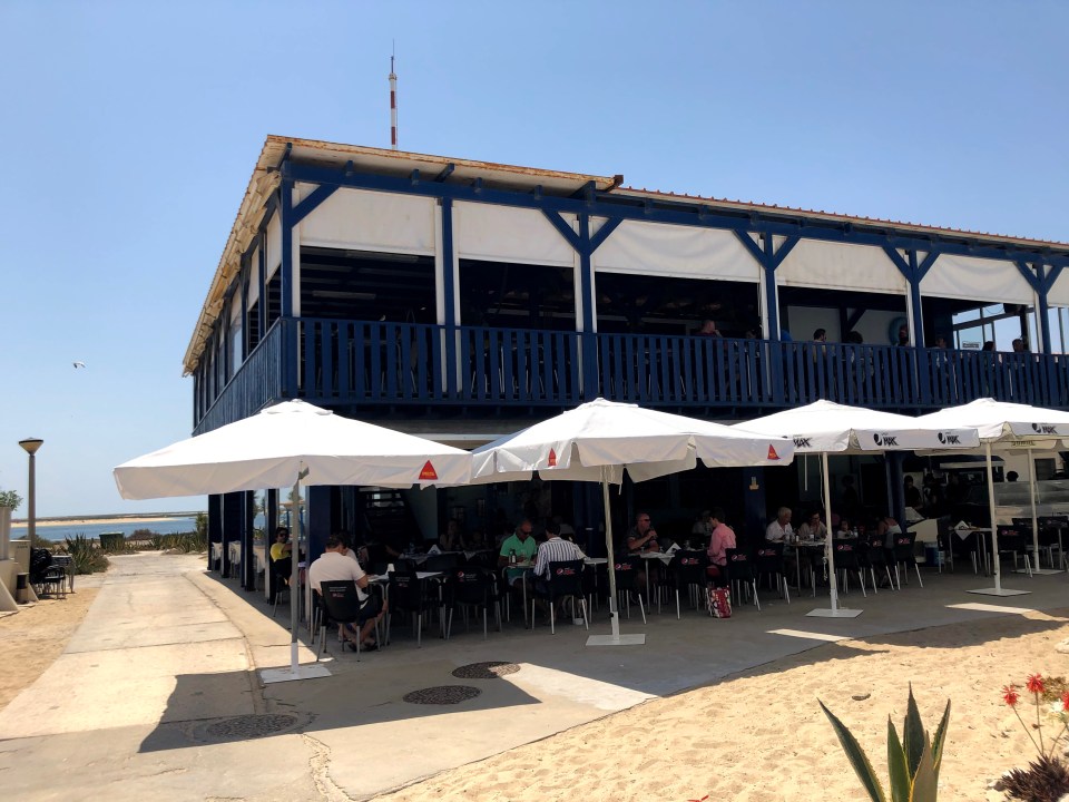 Croisière en catamaran sur l'île Deserta et l'île de Farol