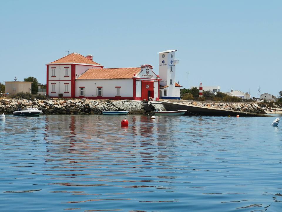 Croisière en catamaran sur l'île Deserta et l'île de Farol
